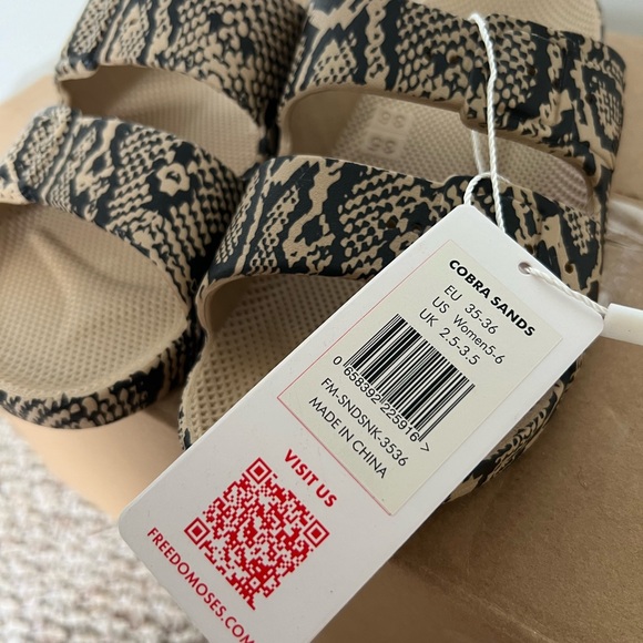 Freedom Moses 6.5 sandals new with tags snakeskin - Picture 5 of 5
